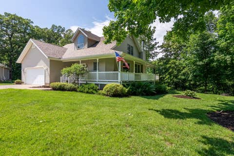 Tiny photo for 19 Quinn Court, Davenport, IA 52802 (MLS # 12682398)
