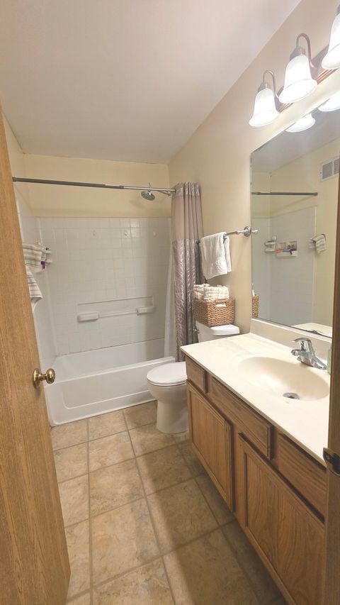 Tiny photo for 646 FOUR SEASONS Boulevard #646, Aurora, IL 60504 (MLS # 12669865)