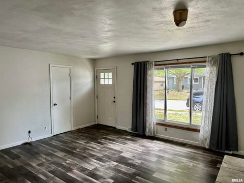 Tiny photo for 2804 OAK Street, Davenport, IA 52806 (MLS # 100000316)