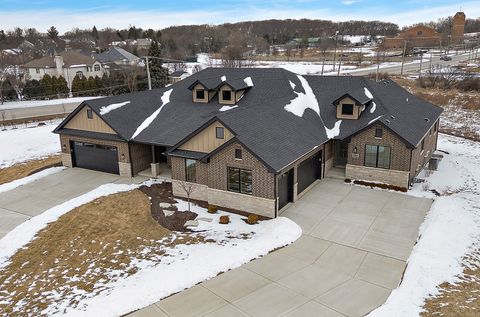 Tiny photo for 11172 Lizmore Lane #32B, Orland Park, IL 60467 (MLS # 12481124)