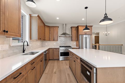 Tiny photo for 11172 Lizmore Lane #32B, Orland Park, IL 60467 (MLS # 12481124)