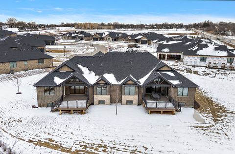 Tiny photo for 11172 Lizmore Lane #32B, Orland Park, IL 60467 (MLS # 12481124)