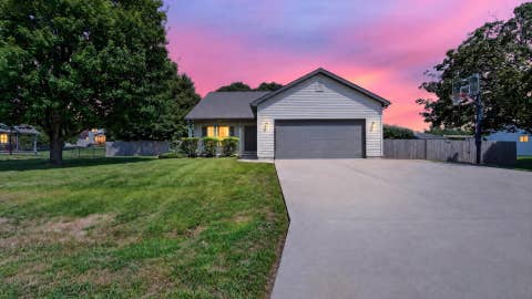Photo of 113 S Pintail Lane, Downs, IL 61736 (MLS # 12723761)