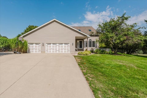 Photo of 19598 Nottingham Drive, Bloomington, IL 61705 (MLS # 12763505)