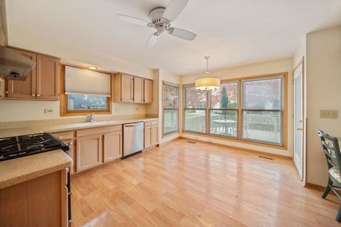 Tiny photo for 513 Rosebud Drive N, Lombard, IL 60148 (MLS # 12509413)