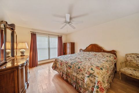 Tiny photo for 513 Rosebud Drive N, Lombard, IL 60148 (MLS # 12509413)