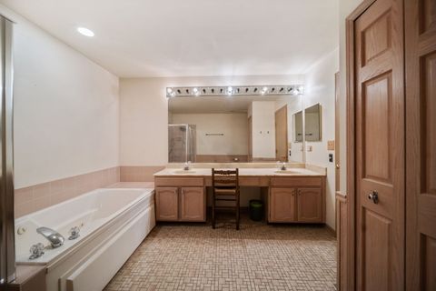 Tiny photo for 513 Rosebud Drive N, Lombard, IL 60148 (MLS # 12509413)