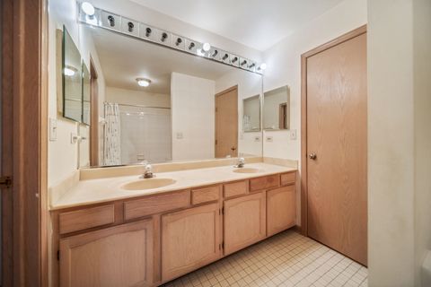 Tiny photo for 513 Rosebud Drive N, Lombard, IL 60148 (MLS # 12509413)