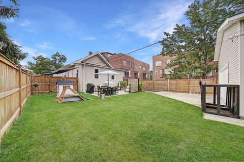 Tiny photo for 1107 E Prairie Avenue, Des Plaines, IL 60016 (MLS # 12492781)