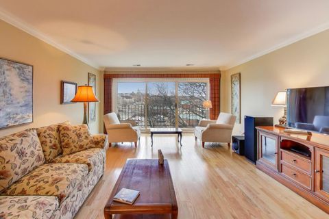 Tiny photo for 441 N Park Boulevard #4B, Glen Ellyn, IL 60137 (MLS # 12558882)