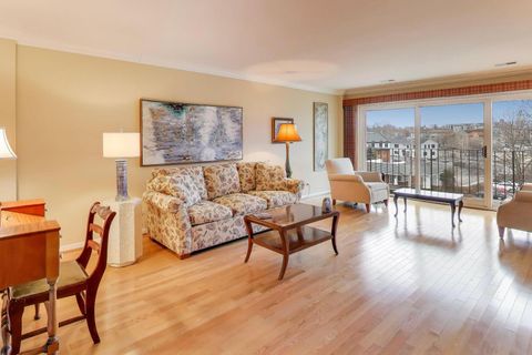 Tiny photo for 441 N Park Boulevard #4B, Glen Ellyn, IL 60137 (MLS # 12558882)