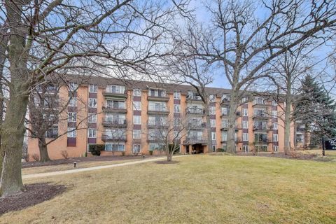 Tiny photo for 441 N Park Boulevard #4B, Glen Ellyn, IL 60137 (MLS # 12558882)