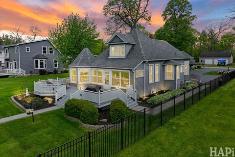 Tiny photo for 1611 N Woodlawn Park Avenue, McHenry, IL 60051 (MLS # 12645611)