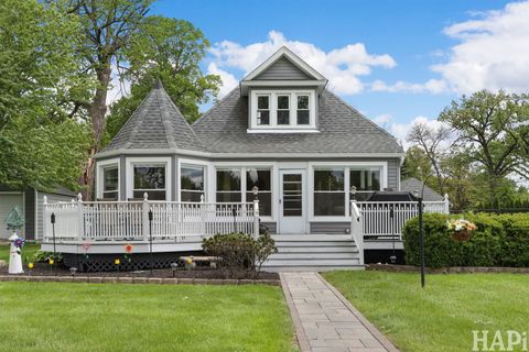 Tiny photo for 1611 N Woodlawn Park Avenue, McHenry, IL 60051 (MLS # 12645611)