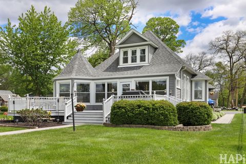 Tiny photo for 1611 N Woodlawn Park Avenue, McHenry, IL 60051 (MLS # 12645611)