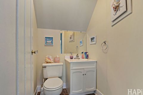Tiny photo for 1611 N Woodlawn Park Avenue, McHenry, IL 60051 (MLS # 12645611)