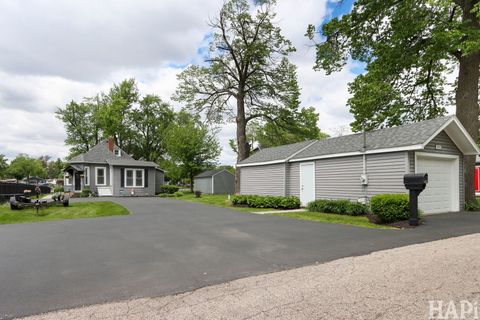 Tiny photo for 1611 N Woodlawn Park Avenue, McHenry, IL 60051 (MLS # 12645611)