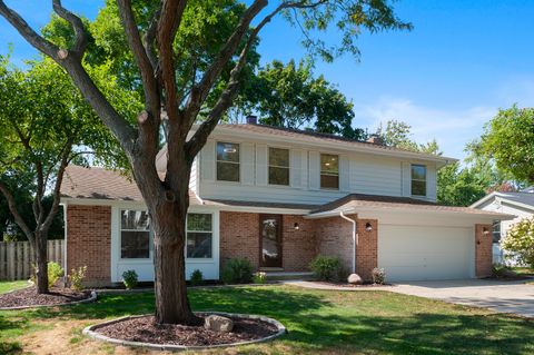 Photo of 1017 Juniper Parkway, Libertyville, IL 60048 (MLS # 12471090)
