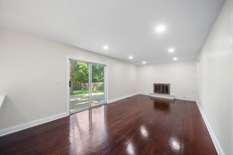 Tiny photo for 1017 Juniper Parkway, Libertyville, IL 60048 (MLS # 12471090)