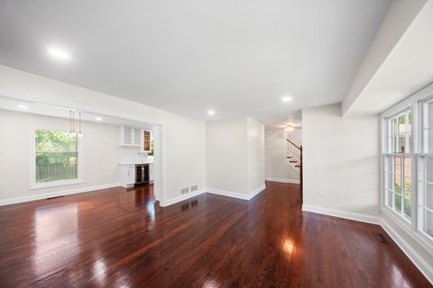 Tiny photo for 1017 Juniper Parkway, Libertyville, IL 60048 (MLS # 12471090)