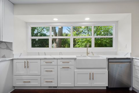 Tiny photo for 1017 Juniper Parkway, Libertyville, IL 60048 (MLS # 12471090)