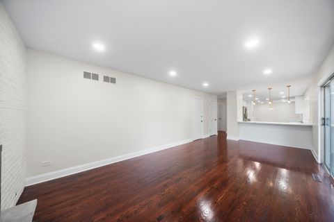 Tiny photo for 1017 Juniper Parkway, Libertyville, IL 60048 (MLS # 12471090)