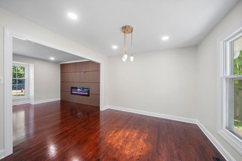 Tiny photo for 1017 Juniper Parkway, Libertyville, IL 60048 (MLS # 12471090)