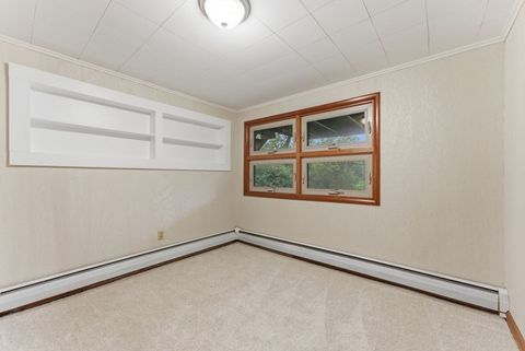 Tiny photo for 403 N 10th Street, Clinton, IA 52732 (MLS # 12672543)