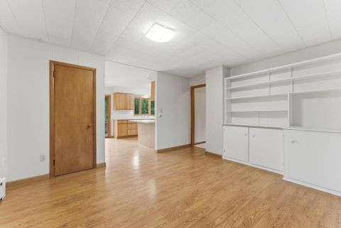 Tiny photo for 403 N 10th Street, Clinton, IA 52732 (MLS # 12672543)