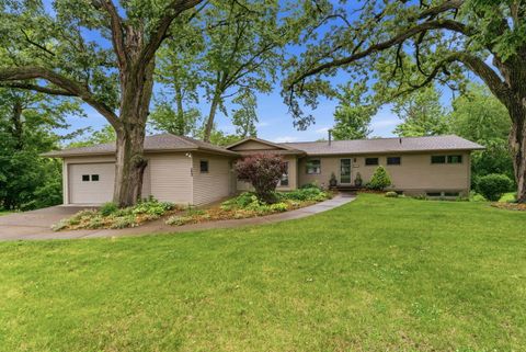 Photo of 403 N 10th Street, Clinton, IA 52732 (MLS # 12672543)