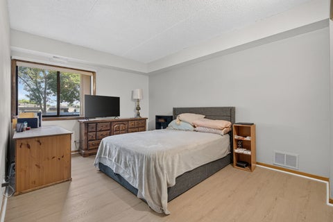 Tiny photo for 1424 Woodbridge Road #1H, Joliet, IL 60436 (MLS # 12709918)