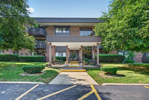 Photo of 1424 Woodbridge Road #1H, Joliet, IL 60436 (MLS # 12709918)