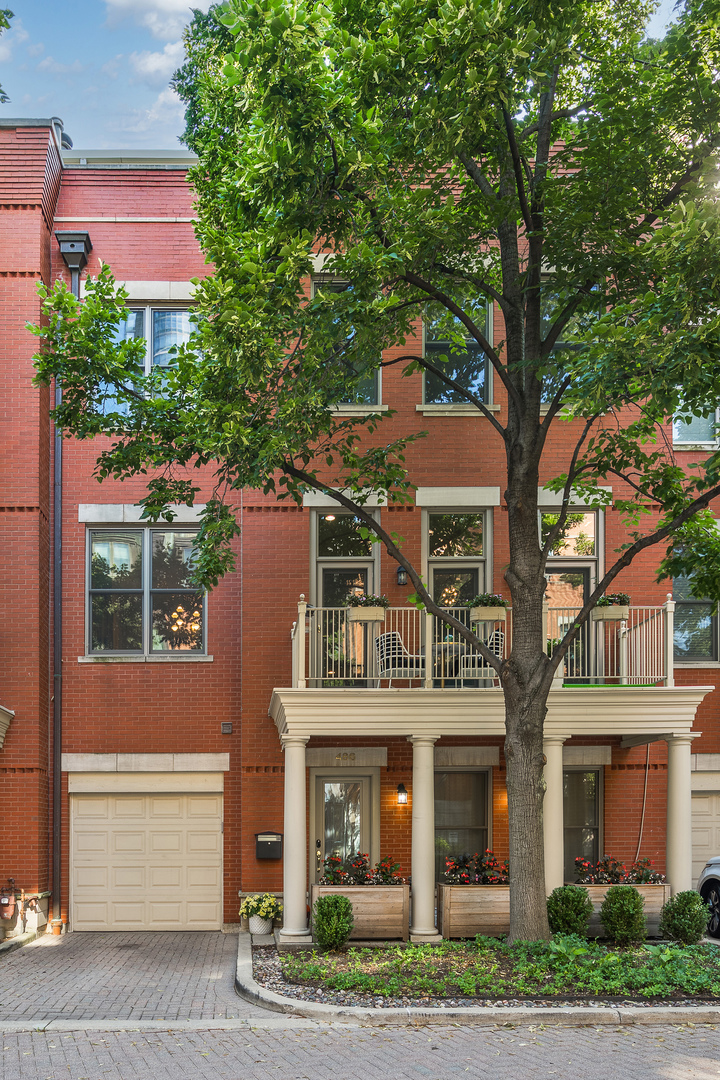 486 N CLINTON Street
