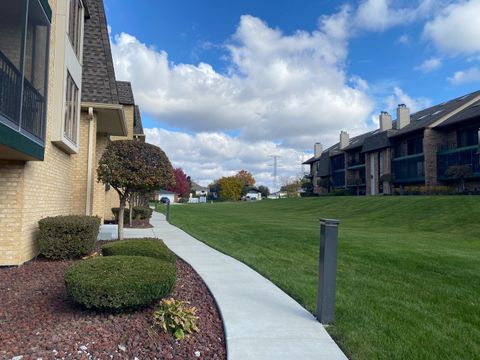 Tiny photo for 15705 Old Orchard Court #1N, Orland Park, IL 60462 (MLS # 12509278)