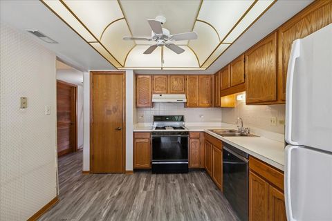 Tiny photo for 15705 Old Orchard Court #1N, Orland Park, IL 60462 (MLS # 12509278)