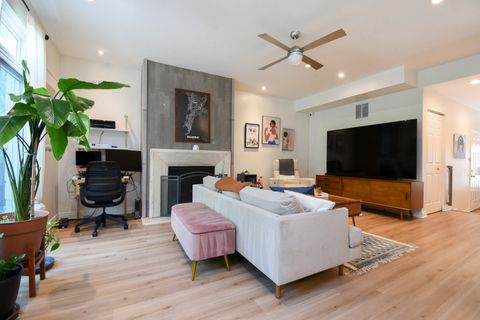 Tiny photo for 1502 S Prairie Avenue #B, Chicago, IL 60605 (MLS # 12445551)