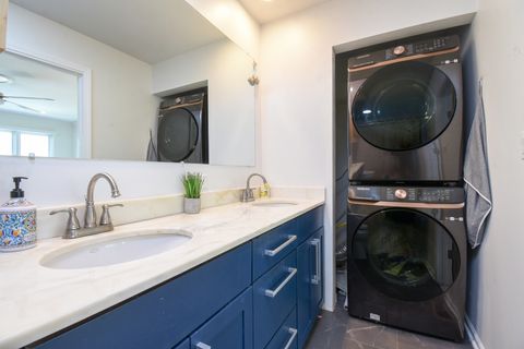 Tiny photo for 1502 S Prairie Avenue #B, Chicago, IL 60605 (MLS # 12445551)