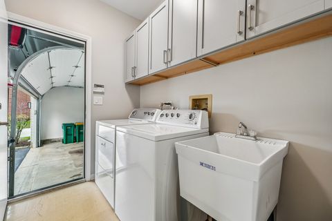 Tiny photo for 5 Middlesex Court, Lincolnshire, IL 60069 (MLS # 12627477)