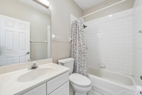 Tiny photo for 5 Middlesex Court, Lincolnshire, IL 60069 (MLS # 12627477)