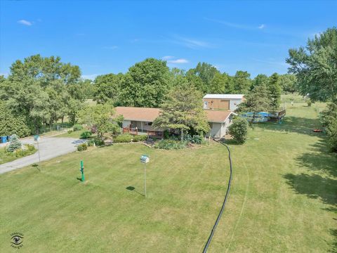 Tiny photo for 944 E County Line Road, Grant Park, IL 60940 (MLS # 12449914)