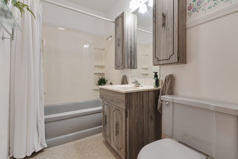 Tiny photo for 851 Crest Avenue, Elk Grove Village, IL 60007 (MLS # 12498917)