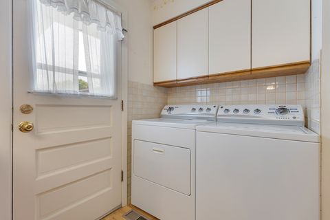 Tiny photo for 851 Crest Avenue, Elk Grove Village, IL 60007 (MLS # 12498917)