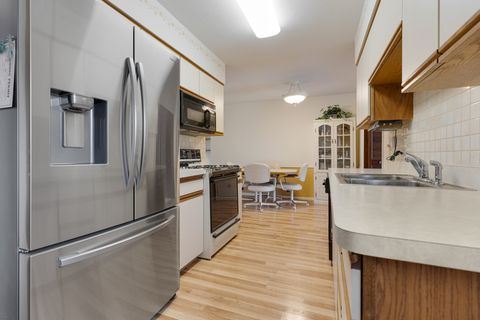 Tiny photo for 851 Crest Avenue, Elk Grove Village, IL 60007 (MLS # 12498917)