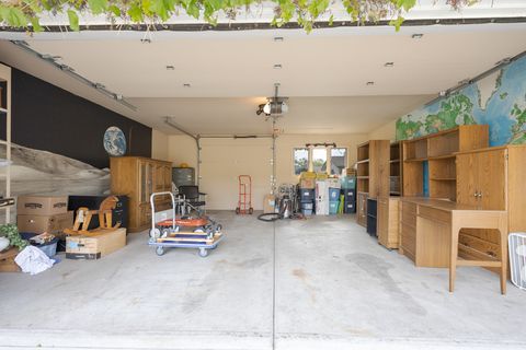 Tiny photo for 851 Crest Avenue, Elk Grove Village, IL 60007 (MLS # 12498917)