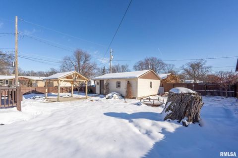 Tiny photo for 622 53RD Street, Moline, IL 61265 (MLS # QC4270105)