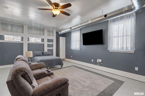 Tiny photo for 622 53RD Street, Moline, IL 61265 (MLS # QC4270105)