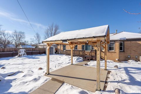 Tiny photo for 622 53RD Street, Moline, IL 61265 (MLS # QC4270105)