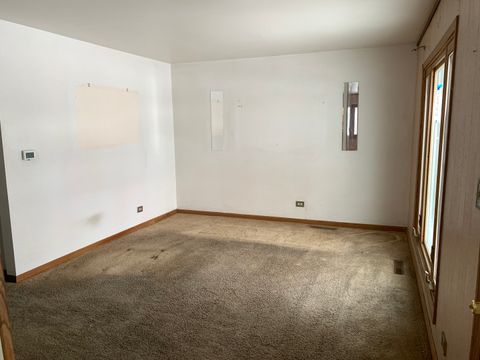 Tiny photo for 148 W Kennedy Drive, Streamwood, IL 60107 (MLS # 12534398)