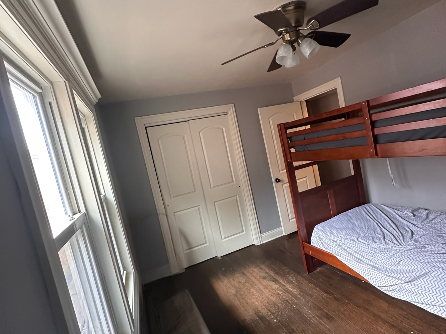3914 W 84th Place