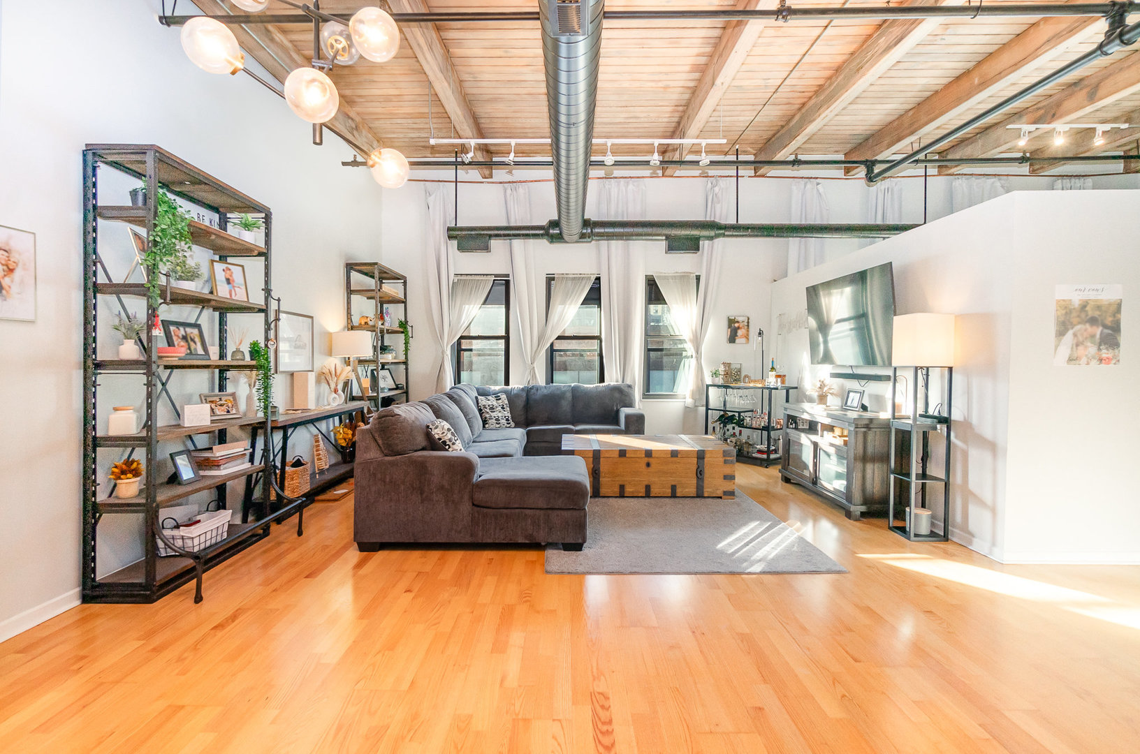 225 W Huron Street 616